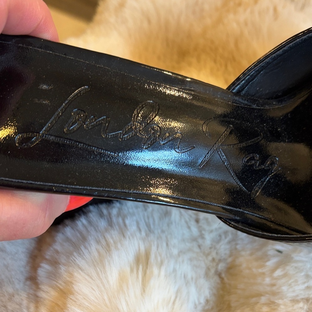 London Rag Women's Black Patent Slide Heels with Gold Horsebit Accent 7 NWOT - Picture 4 of 8